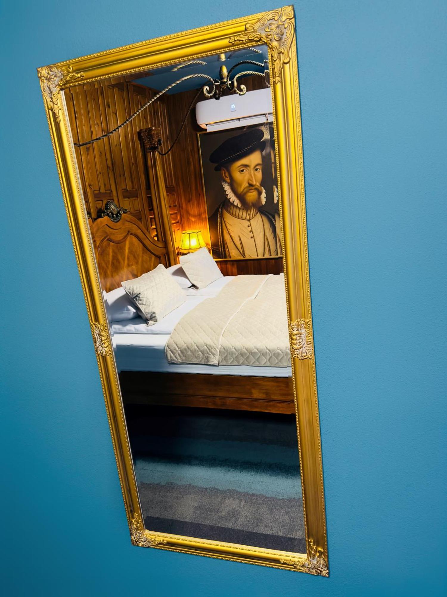 Broken Bed Hootel Каунас Екстериор снимка