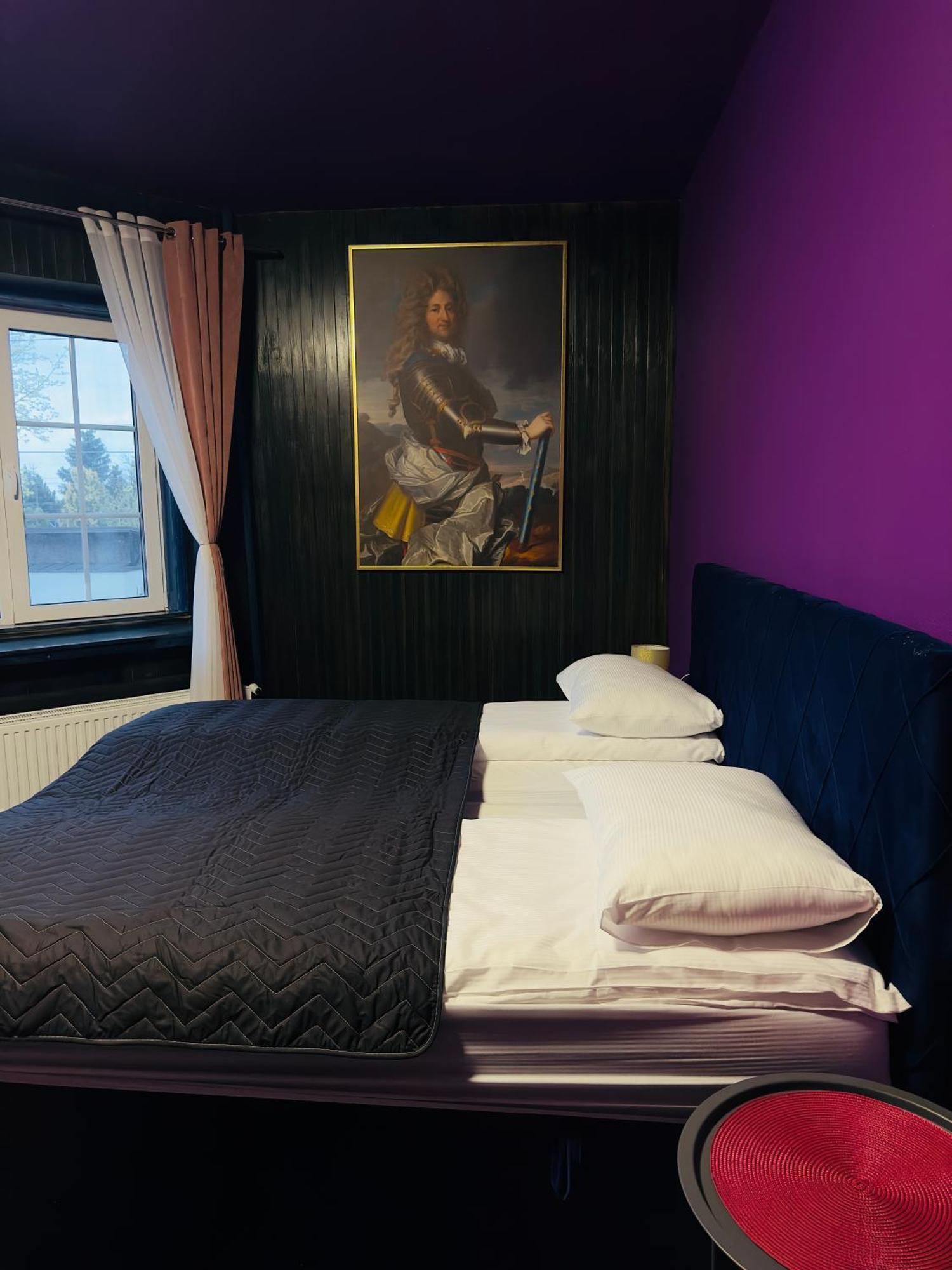 Broken Bed Hootel Каунас Екстериор снимка