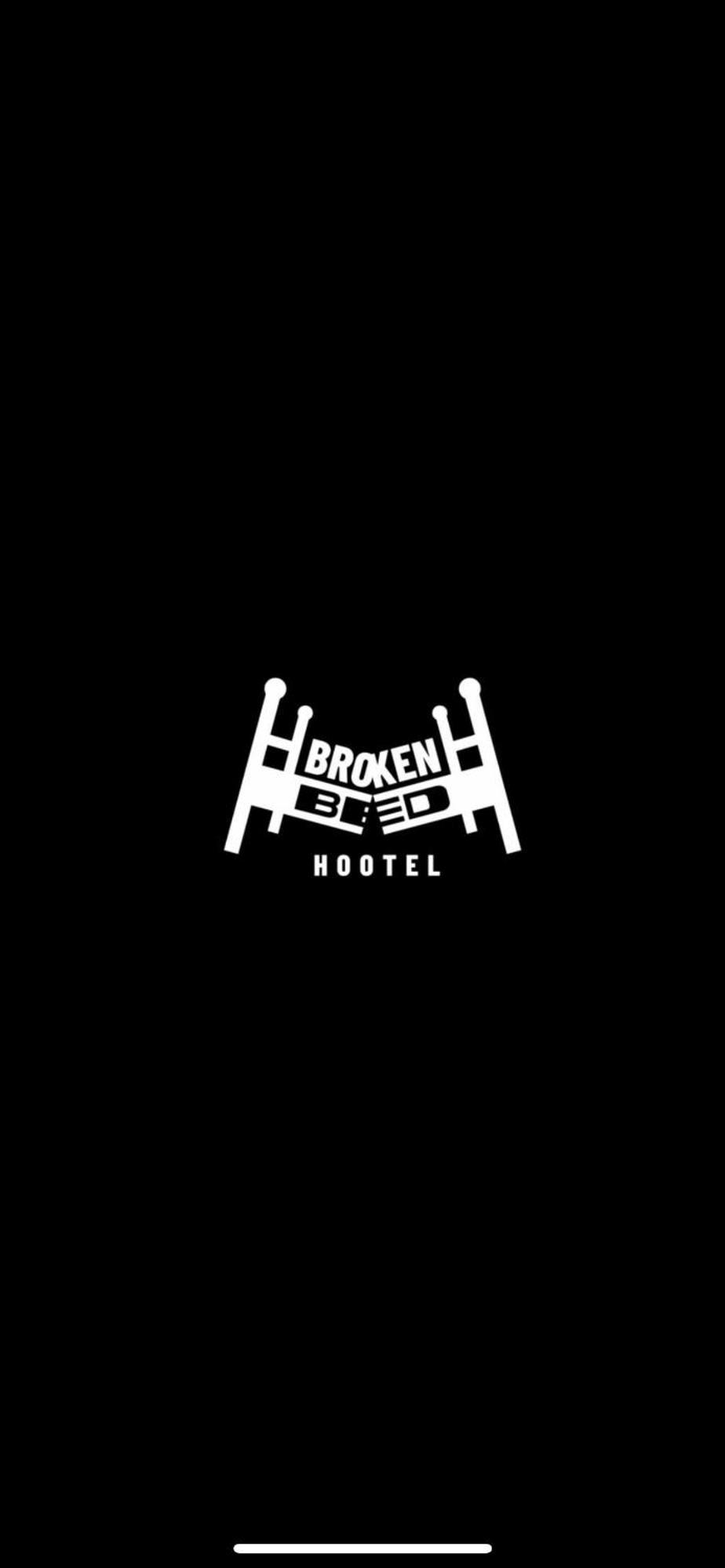 Broken Bed Hootel Каунас Екстериор снимка
